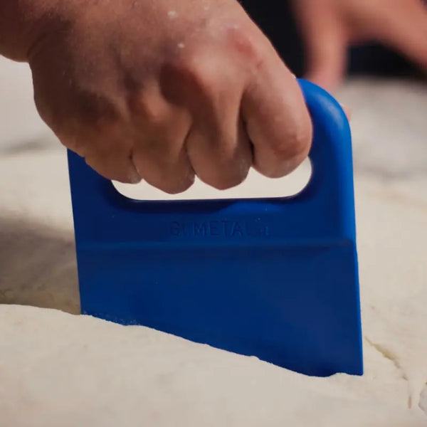 Plastičen nož za razrez testa - 6,5 cm