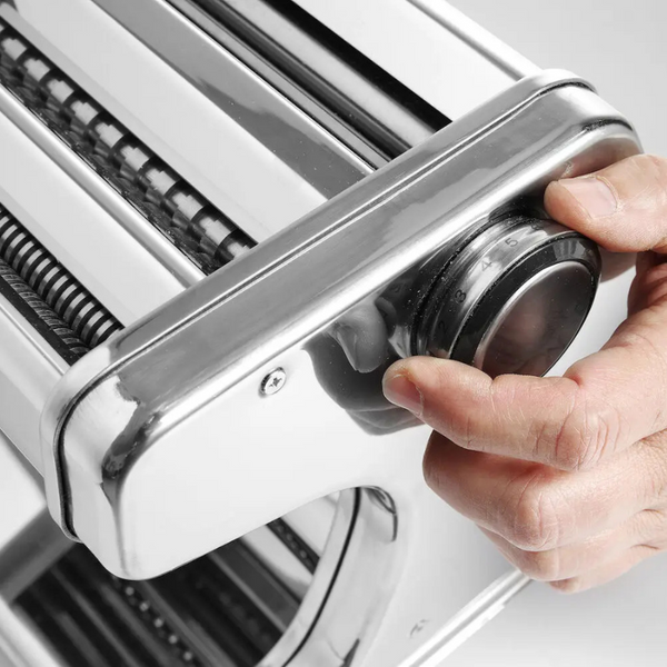 Električni strojček za testenine HENDI Profi Line – 70 W, širina 170 mm